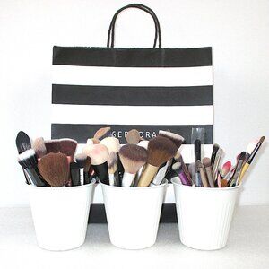 GREAT BIG BUNDLE OF 50 MAKEUP BRUSHES!😊